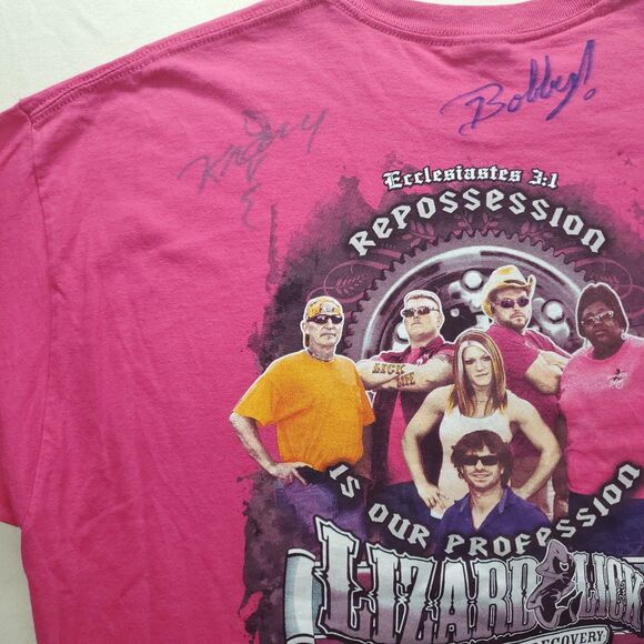 Signed Lizard Lick Towing & Recovery XL T-Shirt – Autographed Cast Back Graphic - Picture 7 of 8